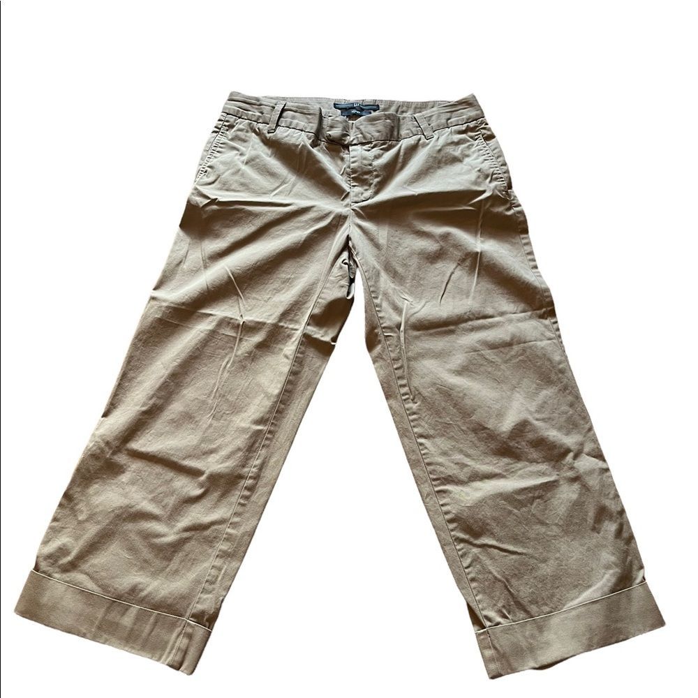 Gap Khaki Capri Pants